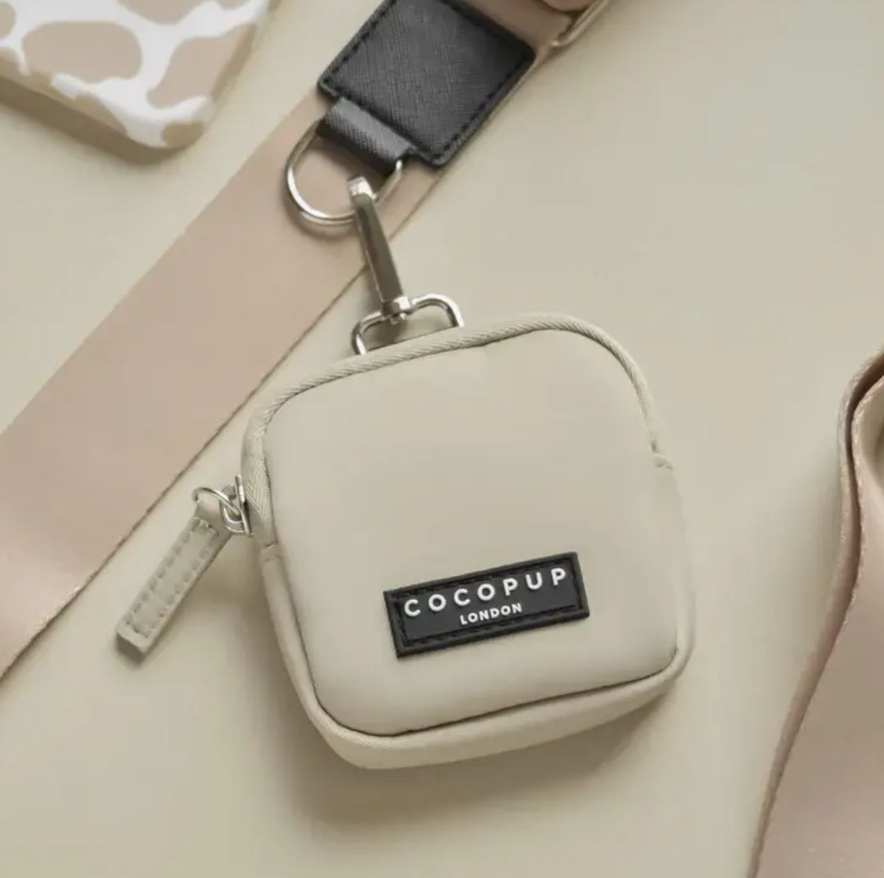 Dog Treat Pouch - Zip - caramel latte